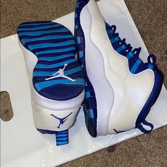 Jordan Retro 10 Charlotte - Picture 4 of 4